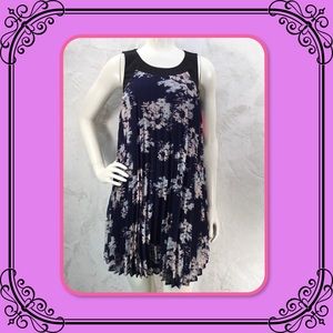 NWT XHILARATION PLEATED DRESS S